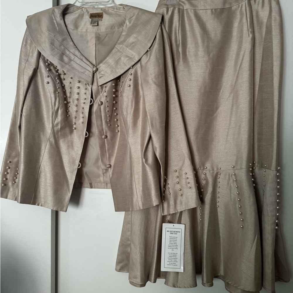 Dressy beaded 2-piece suit